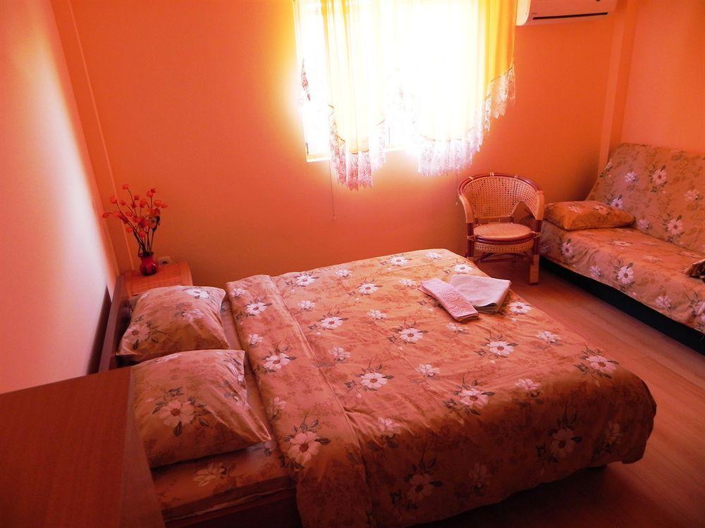 Hostel Izvor Podgorica Buitenkant foto